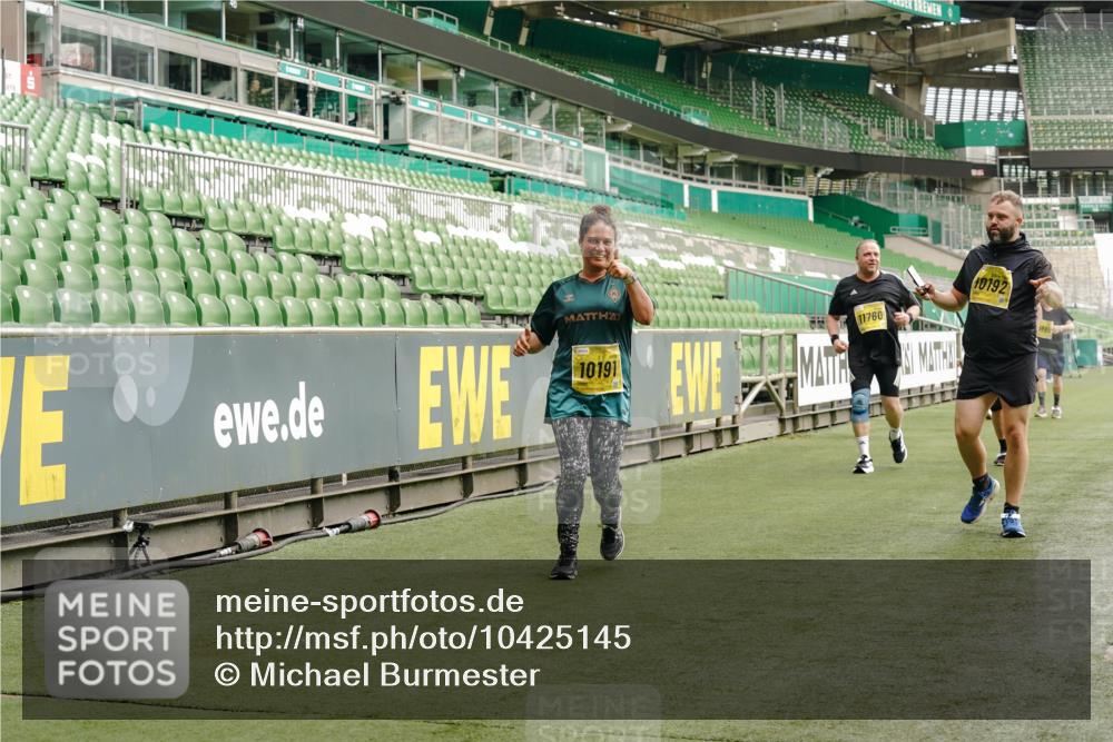 13.09.2026 - 21. swb-Marathon Bremen Michael Burmester http://msf.ph/oto/10425145 13.09.2026 10:47:42 Laufen im Stadion 10161, 10264, 10292, 10349, 10407, 10440, 10535, 10732, 10789, 10895, 10925, 10933, 10970, 11104, 11262, 11296, 11423, 11443, 11457, 11529, 11530, 11546, 11573, 11579, 11639, 11663, 11675, 11698, 12083, 12157, 12316, 12317, 12340, 12422, 12444, 12471, 12472, 12542, 12561, 10004, 10005, 10176, 10191, 10192, 10271, 10295, 10325, 10335, 10459, 10513, 10629, 10679, 10713, 10756, 10779, 10882, 10979, 10997, 10999, 11081, 11233, 11307, 11355 meine-sportfotos.de