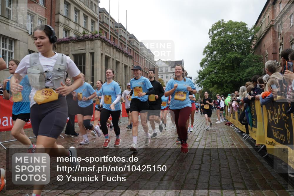 13.09.2026 - Kiel Lauf Yannick Fuchs http://msf.ph/oto/10425150 13.09.2026 11:01:46 Ziel 735, 1347, 1425, 2722, 2838, 3039, 3224, 3554, 3982, 5406, 5927, 6619, 6631, 6717, 7174, 8555, 8934, 9695, 10607, 11465, 11547, 12110, 12115, 539, 823, 842, 955, 1018, 1425, 1448, 1744, 2424, 2616, 3340, 3554, 3626, 3662, 3982, 4788, 5052, 5451, 5552, 6300, 6522, 7191, 7651, 8307, 8469, 8576, 8596, 8724, 9134, 9525, 9869, 11056, 11216, 11217, 11474, 11502, 11505, 11581, 11805, 11857, 12010, 12151, 12283, 540, 651, 709, 845, 1651, 1660, 2451, 2726, 2902, 2958, 2996, 4420 meine-sportfotos.de