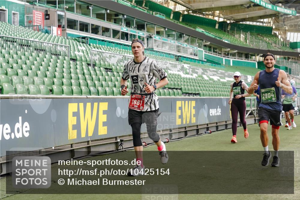 13.09.2026 - 21. swb-Marathon Bremen Michael Burmester http://msf.ph/oto/10425154 13.09.2026 13:01:31 Laufen im Stadion 135, 150, 242, 282, 318, 440, 531, 651, 687, 722, 930, 946, 1006, 1067, 1163, 1250, 1368, 1436, 1448, 1582, 1650, 1861, 1896, 1935, 1963, 2033, 2047, 2062, 2292, 2293, 2306, 2322, 2345, 2370, 2378, 2409, 2427, 2485, 2490, 2491, 2560, 2561, 2627, 2638, 2658, 2666, 2700, 2708, 2781, 2906, 2967, 2987, 3013, 3044, 3076, 3105, 3145, 3163, 3164, 3168, 3173, 3187, 3248, 3294, 3334, 3354, 3372, 3374, 3375, 3385, 3392, 3480, 3524, 3526, 3527, 3642, 3667, 3729, 3774, 3806, 3855, 3856 meine-sportfotos.de