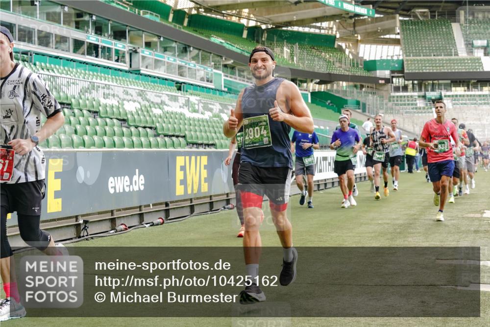 13.09.2026 - 21. swb-Marathon Bremen Michael Burmester http://msf.ph/oto/10425162 13.09.2026 13:01:32 Laufen im Stadion 135, 150, 242, 282, 318, 440, 531, 651, 687, 722, 930, 946, 1006, 1067, 1163, 1250, 1368, 1436, 1448, 1582, 1650, 1861, 1896, 1935, 1963, 2033, 2047, 2062, 2292, 2293, 2306, 2322, 2345, 2370, 2378, 2409, 2427, 2485, 2490, 2491, 2560, 2561, 2627, 2638, 2658, 2666, 2700, 2708, 2781, 2906, 2967, 2987, 3013, 3044, 3076, 3105, 3145, 3163, 3164, 3168, 3173, 3187, 3248, 3294, 3334, 3354, 3372, 3374, 3375, 3385, 3392, 3480, 3524, 3526, 3527, 3642, 3667, 3729, 3774, 3806, 3855, 3856 meine-sportfotos.de