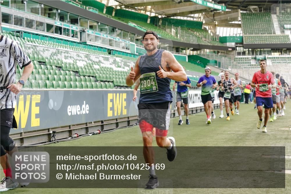 13.09.2026 - 21. swb-Marathon Bremen Michael Burmester http://msf.ph/oto/10425169 13.09.2026 13:01:32 Laufen im Stadion 135, 150, 242, 282, 318, 440, 531, 651, 687, 722, 930, 946, 1006, 1067, 1163, 1250, 1368, 1436, 1448, 1582, 1650, 1861, 1896, 1935, 1963, 2033, 2047, 2062, 2292, 2293, 2306, 2322, 2345, 2370, 2378, 2409, 2427, 2485, 2490, 2491, 2560, 2561, 2627, 2638, 2658, 2666, 2700, 2708, 2781, 2906, 2967, 2987, 3013, 3044, 3076, 3105, 3145, 3163, 3164, 3168, 3173, 3187, 3248, 3294, 3334, 3354, 3372, 3374, 3375, 3385, 3392, 3480, 3524, 3526, 3527, 3642, 3667, 3729, 3774, 3806, 3855, 3856 meine-sportfotos.de