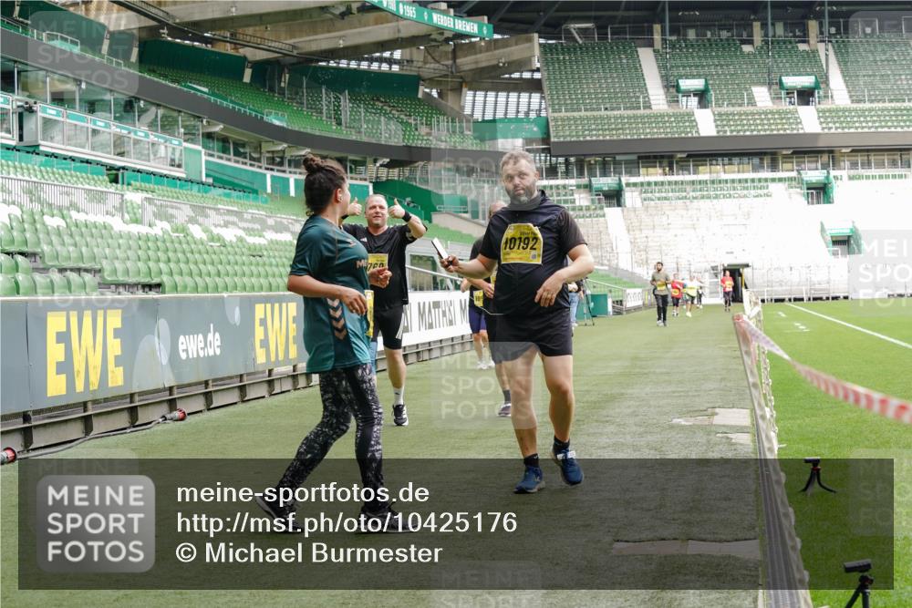 13.09.2026 - 21. swb-Marathon Bremen Michael Burmester http://msf.ph/oto/10425176 13.09.2026 10:47:43 Laufen im Stadion 10161, 10264, 10292, 10349, 10407, 10440, 10535, 10732, 10789, 10895, 10925, 10933, 10970, 11104, 11262, 11296, 11423, 11443, 11457, 11529, 11530, 11546, 11573, 11579, 11639, 11663, 11675, 11698, 12083, 12157, 12316, 12317, 12340, 12422, 12444, 12471, 12472, 12542, 12561, 10004, 10005, 10176, 10191, 10192, 10271, 10295, 10325, 10335, 10459, 10513, 10629, 10679, 10713, 10756, 10779, 10882, 10979, 10997, 10999, 11081, 11233, 11307, 11355 meine-sportfotos.de