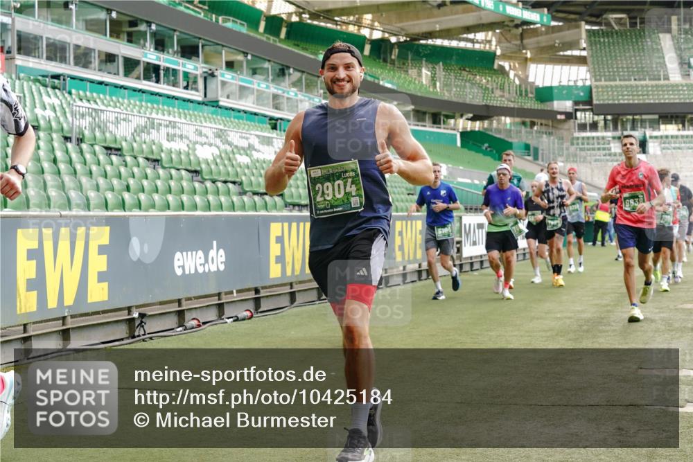 13.09.2026 - 21. swb-Marathon Bremen Michael Burmester http://msf.ph/oto/10425184 13.09.2026 13:01:32 Laufen im Stadion 135, 150, 242, 282, 318, 440, 531, 651, 687, 722, 930, 946, 1006, 1067, 1163, 1250, 1368, 1436, 1448, 1582, 1650, 1861, 1896, 1935, 1963, 2033, 2047, 2062, 2292, 2293, 2306, 2322, 2345, 2370, 2378, 2409, 2427, 2485, 2490, 2491, 2560, 2561, 2627, 2638, 2658, 2666, 2700, 2708, 2781, 2906, 2967, 2987, 3013, 3044, 3076, 3105, 3145, 3163, 3164, 3168, 3173, 3187, 3248, 3294, 3334, 3354, 3372, 3374, 3375, 3385, 3392, 3480, 3524, 3526, 3527, 3642, 3667, 3729, 3774, 3806, 3855, 3856 meine-sportfotos.de