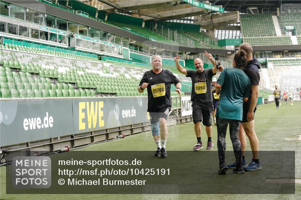 13.09.2026 - 21. swb-Marathon Bremen Michael Burmester http://msf.ph/oto/10425191 13.09.2026 10:47:45 Laufen im Stadion 10161, 10264, 10292, 10349, 10407, 10440, 10535, 10732, 10789, 10895, 10925, 10933, 10970, 11104, 11262, 11296, 11423, 11443, 11457, 11529, 11530, 11546, 11573, 11579, 11639, 11663, 11675, 11698, 12083, 12157, 12316, 12317, 12340, 12422, 12444, 12471, 12472, 12542, 12561, 10004, 10005, 10176, 10191, 10192, 10271, 10295, 10325, 10335, 10459, 10513, 10568, 10629, 10679, 10713, 10756, 10779, 10882, 10979, 10997, 10999, 11081, 11233, 11307, 11355 meine-sportfotos.de