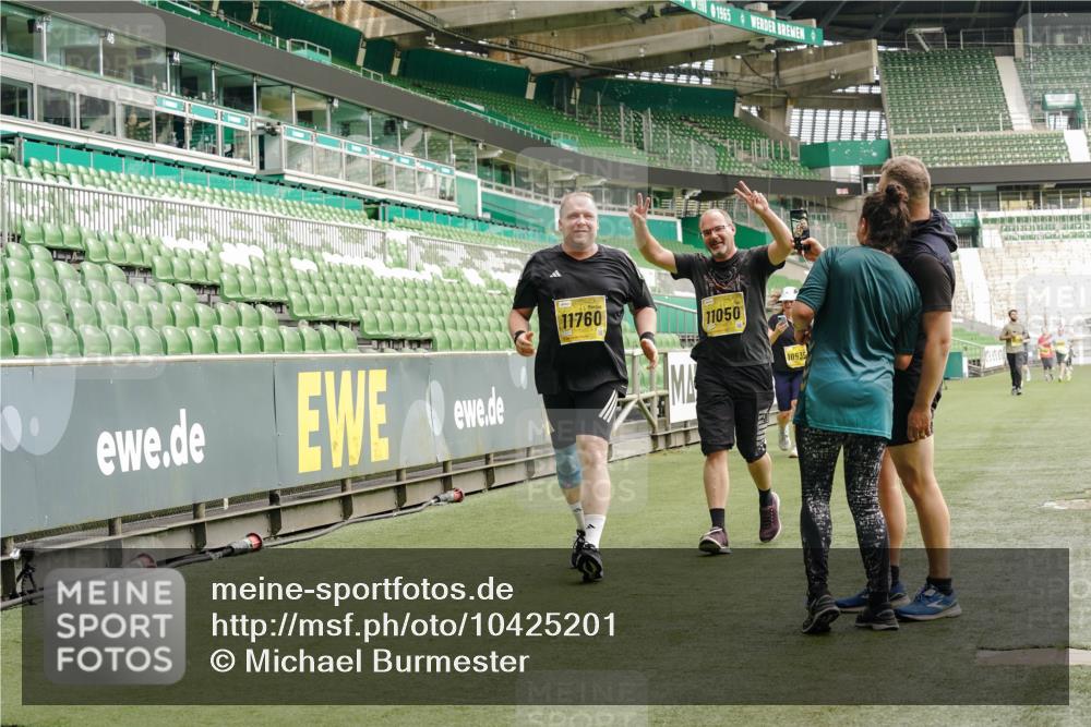 13.09.2026 - 21. swb-Marathon Bremen Michael Burmester http://msf.ph/oto/10425201 13.09.2026 10:47:45 Laufen im Stadion 10161, 10264, 10292, 10349, 10407, 10440, 10535, 10732, 10789, 10895, 10925, 10933, 10970, 11104, 11262, 11296, 11423, 11443, 11457, 11529, 11530, 11546, 11573, 11579, 11639, 11663, 11675, 11698, 12083, 12157, 12316, 12317, 12340, 12422, 12444, 12471, 12472, 12542, 12561, 10004, 10005, 10176, 10191, 10192, 10271, 10295, 10325, 10335, 10459, 10513, 10568, 10629, 10679, 10713, 10756, 10779, 10882, 10979, 10997, 10999, 11081, 11233, 11307, 11355 meine-sportfotos.de