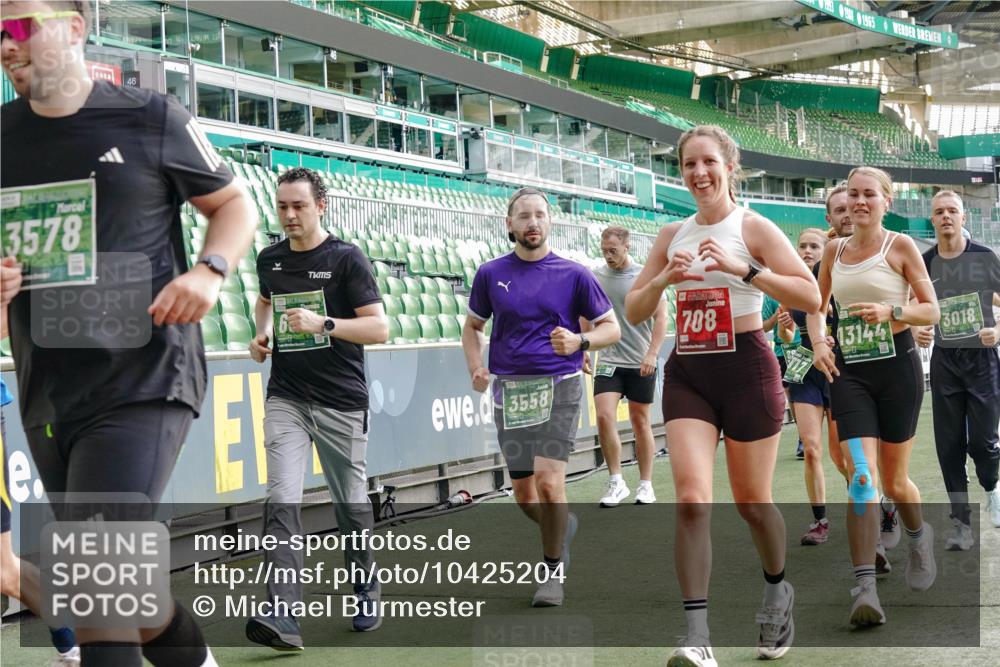 13.09.2026 - 21. swb-Marathon Bremen Michael Burmester http://msf.ph/oto/10425204 13.09.2026 13:24:26 Laufen im Stadion 137, 182, 213, 294, 324, 434, 505, 533, 548, 609, 708, 721, 723, 739, 743, 752, 892, 1273, 1331, 1463, 1471, 1491, 1504, 1515, 1597, 1598, 1746, 1830, 1944, 2095, 2211, 2252, 2267, 2271, 2286, 2312, 2323, 2354, 2433, 2445, 2465, 2475, 2483, 2495, 2497, 2503, 2506, 2554, 2571, 2644, 2768, 2776, 2833, 2896, 2936, 2968, 3005, 3142, 3211, 3252, 3282, 3288, 3289, 3292, 3298, 3306, 3312, 3347, 3364, 3381, 3390, 3395, 3423, 3447, 3559, 3727, 3770, 3819, 4231, 4466, 4467 meine-sportfotos.de