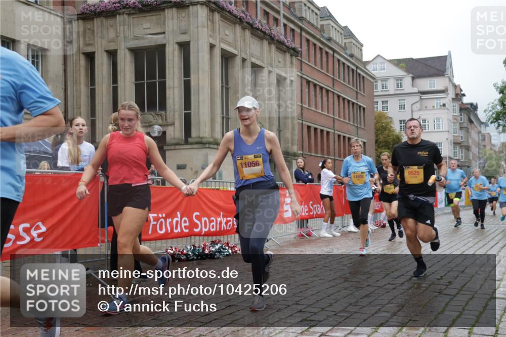 13.09.2026 - Kiel Lauf Yannick Fuchs http://msf.ph/oto/10425206 13.09.2026 11:01:51 Ziel 735, 1347, 2838, 2996, 3039, 3224, 4420, 5406, 5927, 6631, 6717, 7174, 7556, 8523, 8555, 8934, 10607, 11159, 11265, 11338, 11465, 11547, 12110, 12115, 955, 1018, 1347, 1425, 1744, 2424, 2616, 2722, 3554, 3626, 3662, 3982, 5451, 6619, 7191, 8307, 8576, 8724, 9134, 9525, 9695, 9869, 11056, 11474, 11502, 11505, 12010, 12283, 208, 540, 651, 709, 841, 845, 1651, 1660, 2451, 2726, 2778, 2902, 2958, 3942, 1744, 9525, 11056 meine-sportfotos.de
