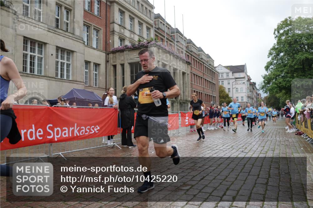 13.09.2026 - Kiel Lauf Yannick Fuchs http://msf.ph/oto/10425220 13.09.2026 11:01:53 Ziel 735, 2726, 2838, 2996, 3039, 4420, 5406, 5927, 6311, 6631, 6717, 7174, 7556, 8343, 8523, 8555, 9523, 10056, 10607, 11159, 11265, 11338, 11547, 12110, 12115, 955, 1018, 1347, 1425, 2424, 2616, 2722, 3039, 3224, 3554, 3626, 3662, 3982, 5451, 6619, 7191, 8307, 8576, 8724, 8934, 9134, 9525, 9695, 9869, 11056, 11465, 11474, 11502, 11505, 12010, 12283, 208, 540, 651, 709, 841, 845, 1651, 1660, 2451, 2778, 2902, 2958, 3942, 6998, 8218, 1744, 9525, 11056, 11502 meine-sportfotos.de