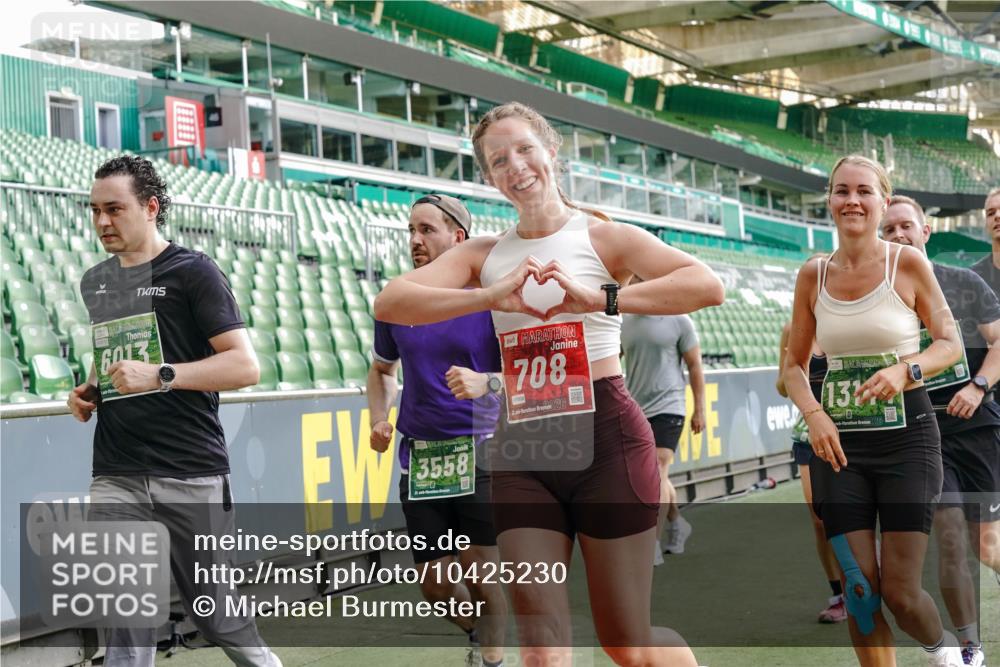 13.09.2026 - 21. swb-Marathon Bremen Michael Burmester http://msf.ph/oto/10425230 13.09.2026 13:24:27 Laufen im Stadion 137, 182, 213, 294, 324, 434, 505, 533, 548, 609, 708, 721, 723, 739, 743, 752, 892, 1273, 1331, 1463, 1471, 1491, 1504, 1515, 1597, 1598, 1746, 1830, 1944, 2095, 2211, 2252, 2267, 2271, 2286, 2312, 2323, 2354, 2433, 2445, 2465, 2475, 2483, 2495, 2497, 2503, 2506, 2554, 2571, 2644, 2768, 2776, 2833, 2896, 2936, 2968, 3005, 3142, 3211, 3252, 3282, 3288, 3289, 3292, 3298, 3306, 3312, 3347, 3364, 3381, 3390, 3395, 3423, 3447, 3559, 3727, 3770, 3819, 4231, 4466, 4467 meine-sportfotos.de