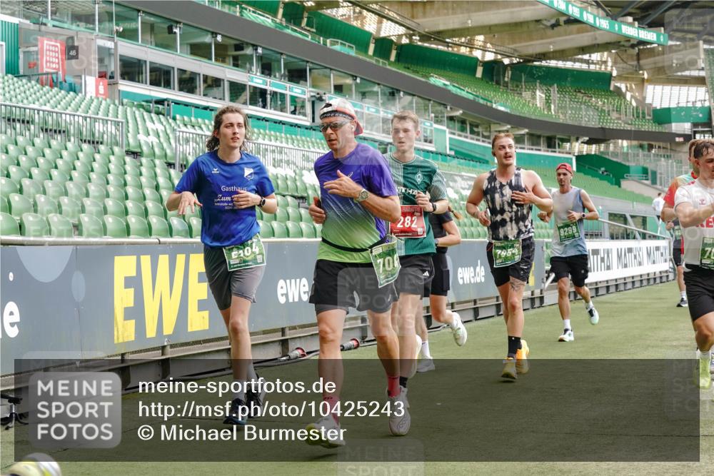 13.09.2026 - 21. swb-Marathon Bremen Michael Burmester http://msf.ph/oto/10425243 13.09.2026 13:01:36 Laufen im Stadion 150, 242, 282, 318, 440, 531, 651, 687, 722, 930, 946, 1006, 1067, 1163, 1250, 1436, 1448, 1582, 1650, 1861, 1896, 1963, 2033, 2047, 2062, 2292, 2293, 2306, 2322, 2345, 2370, 2378, 2409, 2427, 2485, 2490, 2491, 2560, 2561, 2627, 2638, 2658, 2666, 2700, 2708, 2781, 2906, 2967, 2987, 3013, 3044, 3145, 3163, 3164, 3168, 3173, 3187, 3248, 3294, 3334, 3354, 3372, 3374, 3375, 3385, 3392, 3480, 3524, 3526, 3527, 3642, 3667, 3729, 3774, 3806, 3856, 4000 meine-sportfotos.de