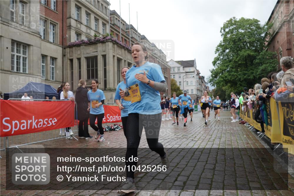 13.09.2026 - Kiel Lauf Yannick Fuchs http://msf.ph/oto/10425256 13.09.2026 11:01:57 Ziel 735, 1651, 1660, 2451, 2726, 2902, 2958, 2996, 4420, 5465, 6311, 6407, 6408, 7556, 8343, 8523, 8974, 9523, 9856, 10056, 10607, 11159, 11265, 11338, 11547, 12110, 955, 1018, 1347, 1425, 2424, 2616, 2722, 2838, 3039, 3224, 3554, 3626, 3662, 3982, 5406, 5927, 6619, 6631, 6717, 7174, 7191, 8307, 8555, 8576, 8724, 8934, 9134, 9695, 9869, 11465, 11474, 11505, 11547, 12283, 208, 540, 651, 709, 841, 845, 2778, 2895, 3443, 3942, 6998, 7005, 8218, 9732, 1744, 9525, 11056, 11502 meine-sportfotos.de