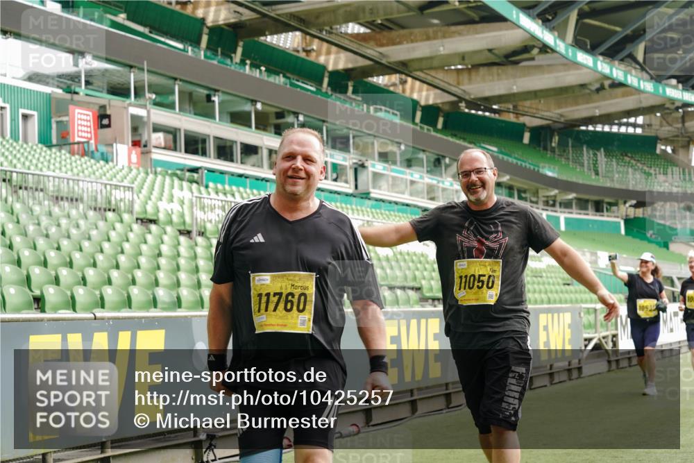 13.09.2026 - 21. swb-Marathon Bremen Michael Burmester http://msf.ph/oto/10425257 13.09.2026 10:47:47 Laufen im Stadion 10161, 10264, 10292, 10349, 10407, 10440, 10535, 10732, 10789, 10895, 10925, 10933, 10970, 11104, 11262, 11296, 11423, 11443, 11457, 11529, 11530, 11546, 11573, 11579, 11639, 11663, 11698, 12083, 12157, 12316, 12317, 12340, 12422, 12444, 12471, 12472, 12542, 12561, 10004, 10005, 10176, 10191, 10192, 10271, 10295, 10325, 10335, 10344, 10459, 10513, 10568, 10629, 10679, 10713, 10756, 10779, 10882, 10979, 10997, 10999, 11081, 11233, 11307, 11355 meine-sportfotos.de