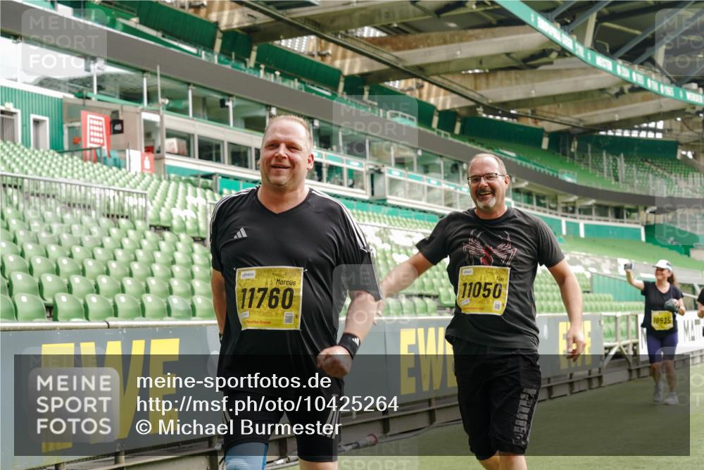 13.09.2026 - 21. swb-Marathon Bremen Michael Burmester http://msf.ph/oto/10425264 13.09.2026 10:47:48 Laufen im Stadion 10161, 10264, 10292, 10349, 10407, 10440, 10535, 10732, 10789, 10895, 10925, 10933, 10970, 11104, 11262, 11296, 11423, 11443, 11457, 11529, 11530, 11546, 11573, 11579, 11639, 11663, 11698, 12083, 12157, 12316, 12317, 12340, 12422, 12444, 12471, 12472, 12542, 12561, 10004, 10005, 10176, 10191, 10192, 10271, 10295, 10325, 10335, 10344, 10459, 10513, 10568, 10629, 10679, 10713, 10756, 10779, 10882, 10979, 10997, 10999, 11081, 11233, 11307, 11355 meine-sportfotos.de