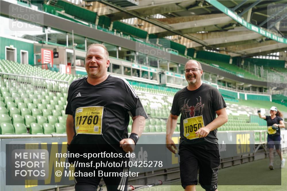 13.09.2026 - 21. swb-Marathon Bremen Michael Burmester http://msf.ph/oto/10425278 13.09.2026 10:47:48 Laufen im Stadion 10161, 10264, 10292, 10349, 10407, 10440, 10535, 10732, 10789, 10895, 10925, 10933, 10970, 11104, 11262, 11296, 11423, 11443, 11457, 11529, 11530, 11546, 11573, 11579, 11639, 11663, 11698, 12083, 12157, 12316, 12317, 12340, 12422, 12444, 12471, 12472, 12542, 12561, 10004, 10005, 10176, 10191, 10192, 10271, 10295, 10325, 10335, 10344, 10459, 10513, 10568, 10629, 10679, 10713, 10756, 10779, 10882, 10979, 10997, 10999, 11081, 11233, 11307, 11355 meine-sportfotos.de