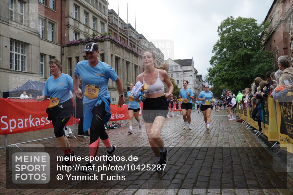 13.09.2026 - Kiel Lauf Yannick Fuchs http://msf.ph/oto/10425287 13.09.2026 11:02:00 Ziel 540, 651, 709, 735, 845, 1651, 1660, 2451, 2726, 2902, 2958, 2996, 3977, 4420, 5465, 6311, 6407, 6408, 7556, 8343, 8523, 8974, 9523, 9856, 10056, 11159, 11265, 11338, 12110, 735, 955, 1347, 1425, 2424, 2616, 2722, 2838, 3039, 3224, 3554, 3626, 3662, 3982, 5406, 5927, 6619, 6631, 6717, 7174, 8307, 8555, 8576, 8724, 8934, 9695, 9869, 10607, 11465, 11474, 11547, 208, 841, 2322, 2778, 2895, 3443, 3942, 6998, 7005, 8218, 9732, 9525, 11056, 11502 meine-sportfotos.de