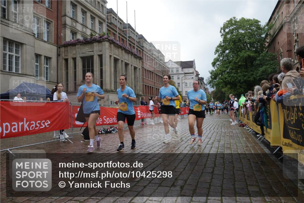 13.09.2026 - Kiel Lauf Yannick Fuchs http://msf.ph/oto/10425298 13.09.2026 11:02:01 Ziel 540, 651, 709, 845, 1651, 1660, 2451, 2726, 2902, 2958, 2996, 3977, 4420, 5465, 6311, 6407, 6408, 7556, 8343, 8523, 8974, 9448, 9523, 9856, 10056, 11159, 11265, 11338, 735, 955, 1347, 1425, 2424, 2616, 2722, 2838, 3039, 3224, 3554, 3626, 3662, 3982, 5406, 5927, 6619, 6631, 6717, 7174, 8307, 8555, 8576, 8724, 8934, 9695, 9869, 10607, 11465, 11474, 11547, 208, 484, 841, 2322, 2778, 2895, 3443, 3942, 6998, 7005, 8218, 9732, 9525, 11056, 11502 meine-sportfotos.de