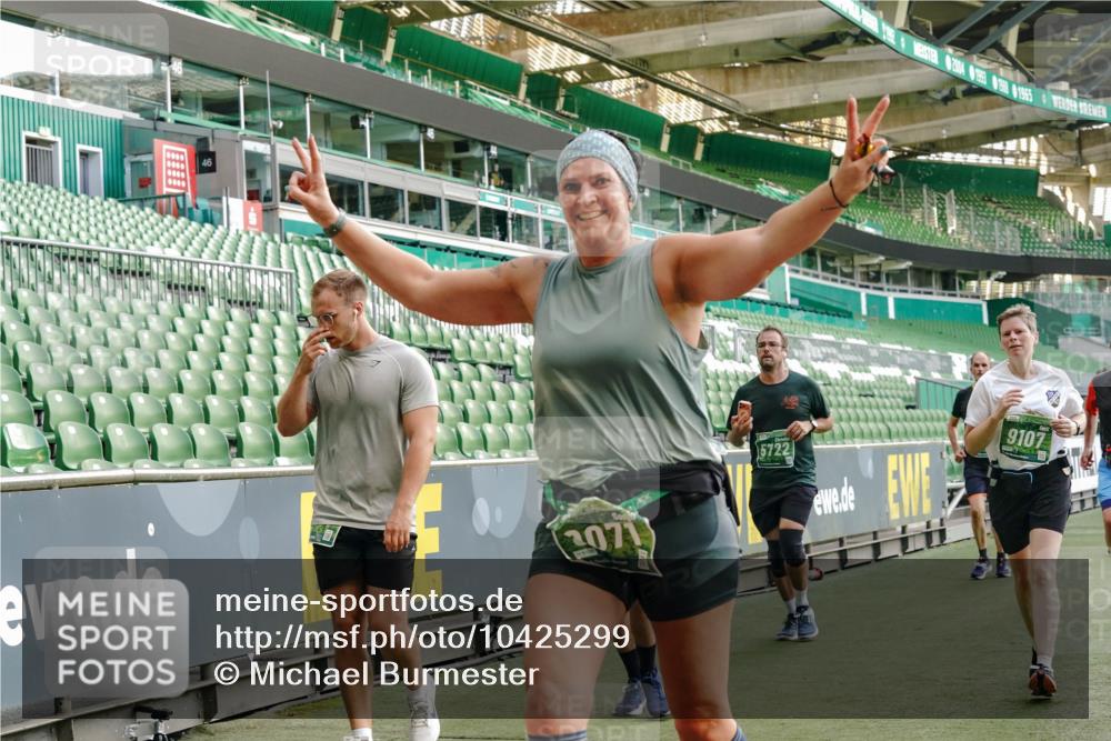 13.09.2026 - 21. swb-Marathon Bremen Michael Burmester http://msf.ph/oto/10425299 13.09.2026 13:24:30 Laufen im Stadion 137, 182, 213, 294, 324, 434, 505, 533, 548, 609, 708, 721, 723, 739, 743, 752, 1273, 1331, 1463, 1471, 1491, 1504, 1515, 1597, 1598, 1830, 1944, 2059, 2095, 2211, 2252, 2267, 2271, 2286, 2312, 2323, 2354, 2445, 2465, 2483, 2495, 2497, 2503, 2506, 2554, 2571, 2644, 2768, 2776, 2833, 2896, 2936, 2968, 3005, 3142, 3211, 3252, 3282, 3288, 3289, 3292, 3298, 3306, 3312, 3364, 3381, 3390, 3395, 3423, 3447, 3559, 3727, 3770, 3819, 4231, 4466, 4467 meine-sportfotos.de