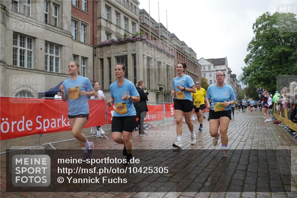 13.09.2026 - Kiel Lauf Yannick Fuchs http://msf.ph/oto/10425305 13.09.2026 11:02:02 Ziel 208, 540, 651, 709, 841, 845, 1651, 1660, 2451, 2726, 2902, 2958, 2996, 3977, 4420, 4848, 5465, 6311, 6332, 6407, 6408, 7556, 8343, 8523, 8974, 9448, 9523, 9856, 10056, 11159, 11265, 11338, 11959, 735, 955, 1347, 1425, 2424, 2616, 2722, 2838, 3039, 3224, 3554, 3626, 3662, 3982, 4420, 5406, 5927, 6619, 6631, 6717, 7174, 8555, 8934, 9695, 9869, 10607, 11265, 11465, 11474, 11547, 484, 649, 2322, 2778, 2895, 3443, 3942, 6998, 7005, 8218, 9732, 11502 meine-sportfotos.de