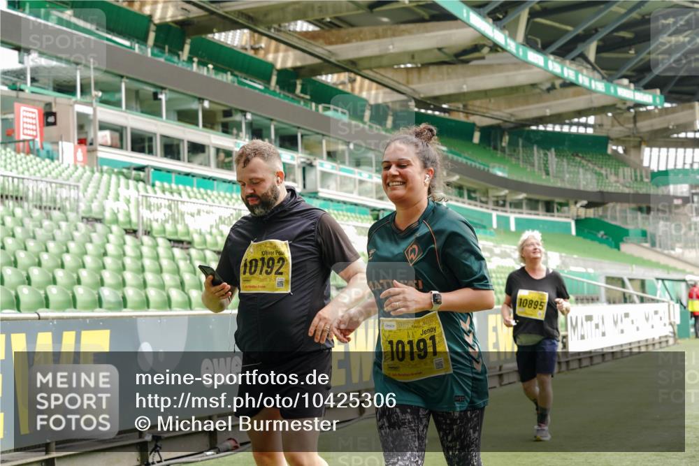 13.09.2026 - 21. swb-Marathon Bremen Michael Burmester http://msf.ph/oto/10425306 13.09.2026 10:47:50 Laufen im Stadion 10161, 10264, 10292, 10349, 10407, 10440, 10535, 10732, 10789, 10895, 10925, 10933, 10970, 11104, 11262, 11296, 11423, 11443, 11457, 11529, 11530, 11546, 11573, 11579, 11639, 11663, 11698, 12083, 12157, 12316, 12317, 12340, 12422, 12444, 12471, 12472, 12542, 12561, 10004, 10005, 10176, 10191, 10192, 10194, 10271, 10295, 10325, 10335, 10344, 10459, 10513, 10568, 10600, 10629, 10679, 10713, 10756, 10779, 10882, 10979, 10997, 10999, 11081, 11233, 11307, 11355 meine-sportfotos.de