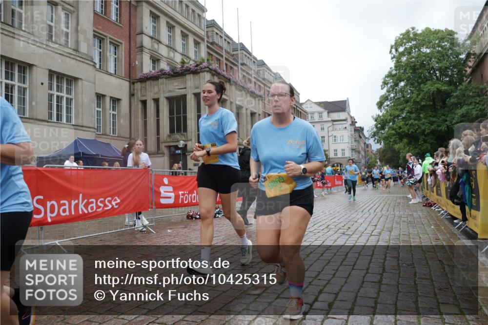 13.09.2026 - Kiel Lauf Yannick Fuchs http://msf.ph/oto/10425315 13.09.2026 11:02:02 Ziel 208, 540, 651, 709, 841, 845, 1651, 1660, 2451, 2726, 2902, 2958, 2996, 3977, 4420, 4848, 5465, 6311, 6332, 6407, 6408, 7556, 8343, 8523, 8974, 9448, 9523, 9856, 10056, 11159, 11265, 11338, 11959, 735, 955, 1347, 1425, 2424, 2616, 2722, 2838, 3039, 3224, 3554, 3626, 3662, 3982, 4420, 5406, 5927, 6619, 6631, 6717, 7174, 8555, 8934, 9695, 9869, 10607, 11265, 11465, 11474, 11547, 484, 649, 2322, 2778, 2895, 3443, 3942, 6998, 7005, 8218, 9732, 11502 meine-sportfotos.de