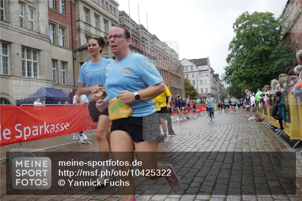 13.09.2026 - Kiel Lauf Yannick Fuchs http://msf.ph/oto/10425322 13.09.2026 11:02:03 Ziel 208, 540, 651, 709, 841, 845, 1651, 1660, 2451, 2726, 2778, 2902, 2958, 2996, 3942, 3977, 4848, 5465, 6311, 6332, 6407, 6408, 7244, 7556, 8343, 8523, 8793, 8974, 9448, 9523, 9856, 10056, 10531, 11159, 11338, 11466, 11959, 735, 955, 1347, 1425, 2424, 2616, 2722, 2838, 3039, 3224, 3554, 3626, 3662, 3982, 4420, 5406, 5927, 6619, 6631, 6717, 7174, 7556, 8555, 8934, 9695, 9869, 10607, 11159, 11265, 11338, 11465, 11474, 11547, 484, 649, 2322, 2895, 3443, 6998, 7005, 8218, 9732 meine-sportfotos.de