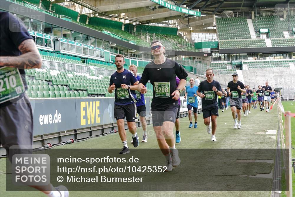 13.09.2026 - 21. swb-Marathon Bremen Michael Burmester http://msf.ph/oto/10425352 13.09.2026 13:01:40 Laufen im Stadion 150, 242, 282, 318, 440, 531, 687, 722, 930, 936, 946, 1006, 1067, 1163, 1250, 1436, 1448, 1582, 1650, 1896, 1963, 2033, 2047, 2062, 2292, 2306, 2322, 2345, 2370, 2378, 2409, 2427, 2485, 2490, 2491, 2560, 2561, 2627, 2638, 2658, 2666, 2668, 2700, 2708, 2781, 2906, 2967, 2987, 3013, 3044, 3145, 3163, 3164, 3168, 3173, 3187, 3248, 3294, 3334, 3372, 3374, 3375, 3385, 3392, 3480, 3524, 3526, 3527, 3603, 3642, 3667, 3721, 3729, 3774, 3806, 3852, 3856, 4000, 4506 meine-sportfotos.de