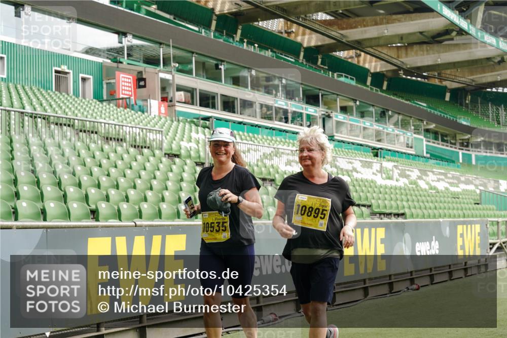 13.09.2026 - 21. swb-Marathon Bremen Michael Burmester http://msf.ph/oto/10425354 13.09.2026 10:47:52 Laufen im Stadion 10161, 10264, 10292, 10349, 10407, 10440, 10535, 10732, 10789, 10895, 10925, 10933, 10970, 11104, 11262, 11423, 11443, 11457, 11530, 11573, 11579, 11639, 11663, 11698, 12083, 12157, 12316, 12317, 12340, 12422, 12444, 12471, 12472, 12542, 12561, 10004, 10005, 10176, 10191, 10192, 10194, 10271, 10295, 10325, 10335, 10344, 10459, 10513, 10568, 10600, 10629, 10679, 10713, 10756, 10779, 10882, 10979, 10997, 10999, 11081, 11233, 11307, 11355, 12089 meine-sportfotos.de