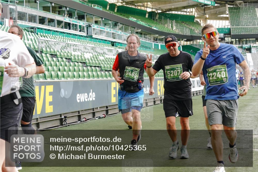 13.09.2026 - 21. swb-Marathon Bremen Michael Burmester http://msf.ph/oto/10425365 13.09.2026 13:24:33 Laufen im Stadion 137, 182, 213, 294, 324, 434, 505, 533, 548, 708, 721, 723, 739, 743, 752, 815, 818, 1273, 1331, 1463, 1471, 1491, 1504, 1515, 1561, 1597, 1598, 1830, 1944, 2059, 2095, 2211, 2252, 2267, 2271, 2286, 2312, 2323, 2354, 2445, 2465, 2483, 2495, 2497, 2503, 2506, 2554, 2571, 2644, 2752, 2768, 2776, 2833, 2896, 2936, 2968, 3005, 3142, 3211, 3259, 3282, 3288, 3289, 3292, 3298, 3306, 3312, 3329, 3364, 3381, 3390, 3395, 3423, 3447, 3559, 3727, 3770, 3819, 4466, 4467 meine-sportfotos.de