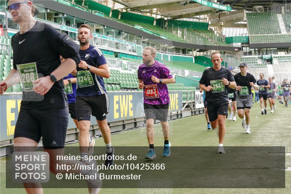 13.09.2026 - 21. swb-Marathon Bremen Michael Burmester http://msf.ph/oto/10425366 13.09.2026 13:01:42 Laufen im Stadion 150, 242, 282, 318, 440, 531, 687, 722, 930, 936, 946, 1006, 1067, 1163, 1250, 1436, 1448, 1582, 1650, 1896, 2033, 2047, 2062, 2292, 2322, 2345, 2370, 2378, 2409, 2427, 2485, 2490, 2491, 2560, 2561, 2627, 2638, 2658, 2666, 2668, 2700, 2708, 2781, 2906, 2967, 2987, 3013, 3044, 3145, 3163, 3164, 3168, 3173, 3187, 3248, 3294, 3334, 3372, 3374, 3375, 3385, 3392, 3524, 3526, 3527, 3603, 3642, 3667, 3721, 3774, 3806, 3852, 3856, 4000, 4506 meine-sportfotos.de