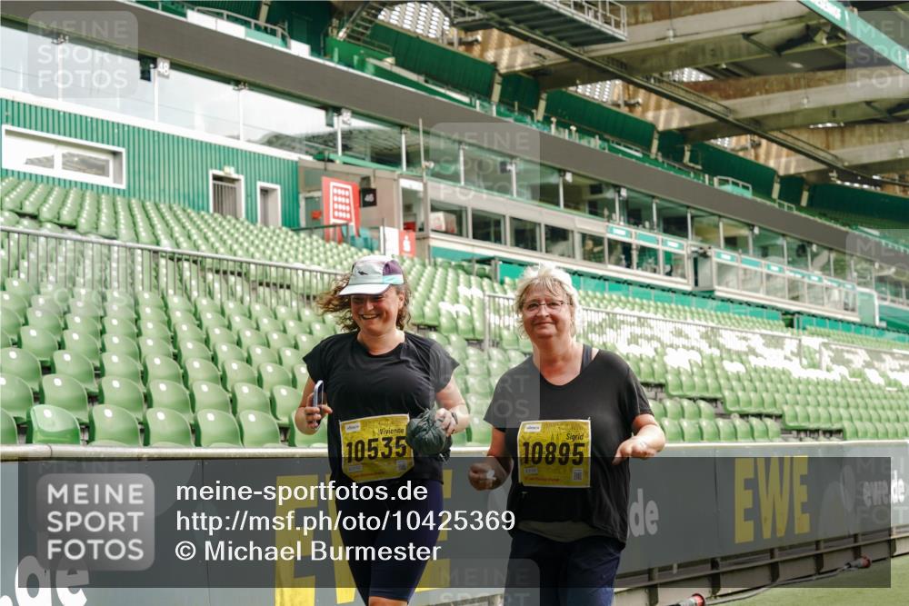 13.09.2026 - 21. swb-Marathon Bremen Michael Burmester http://msf.ph/oto/10425369 13.09.2026 10:47:53 Laufen im Stadion 10161, 10264, 10292, 10349, 10407, 10440, 10535, 10732, 10789, 10895, 10925, 10933, 10970, 11104, 11262, 11423, 11443, 11457, 11530, 11573, 11579, 11639, 11663, 11698, 12083, 12157, 12316, 12317, 12340, 12422, 12444, 12471, 12472, 12542, 12561, 10004, 10005, 10176, 10191, 10192, 10194, 10271, 10295, 10325, 10335, 10344, 10459, 10513, 10568, 10600, 10629, 10679, 10713, 10756, 10779, 10882, 10979, 10997, 10999, 11081, 11233, 11307, 11355, 12089 meine-sportfotos.de