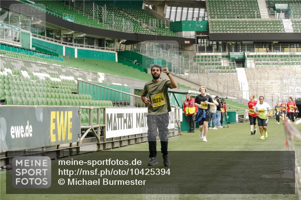 13.09.2026 - 21. swb-Marathon Bremen Michael Burmester http://msf.ph/oto/10425394 13.09.2026 10:47:58 Laufen im Stadion 10161, 10264, 10292, 10349, 10407, 10440, 10535, 10732, 10789, 10895, 10925, 10933, 10970, 11104, 11262, 11423, 11443, 11457, 11573, 11579, 11639, 11663, 11698, 12083, 12157, 12340, 12444, 12471, 12472, 12542, 12561, 10004, 10005, 10137, 10176, 10191, 10192, 10194, 10271, 10295, 10325, 10335, 10344, 10459, 10513, 10568, 10600, 10629, 10679, 10713, 10756, 10779, 10882, 10979, 10997, 10999, 11081, 11200, 11233, 11307, 11355, 12089 meine-sportfotos.de