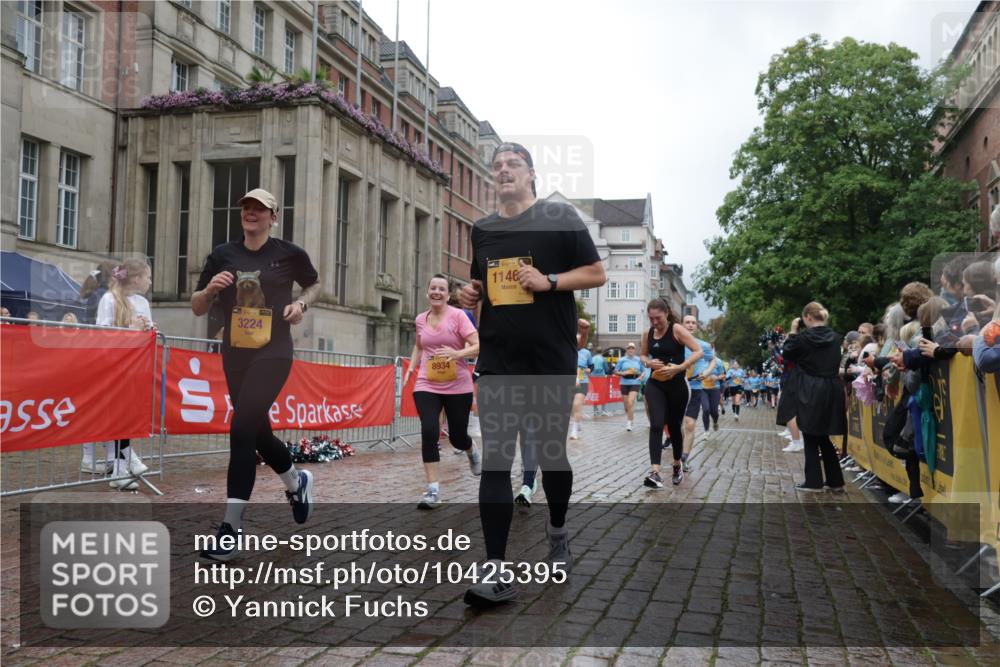 13.09.2026 - Kiel Lauf Yannick Fuchs http://msf.ph/oto/10425395 13.09.2026 11:02:15 Ziel 208, 841, 2322, 2778, 2895, 3102, 3443, 3942, 4848, 6332, 6998, 7005, 7244, 8218, 8517, 8793, 9448, 9732, 9738, 10020, 10531, 11135, 11261, 11301, 11466, 11546, 11959, 12578, 540, 651, 709, 735, 845, 1347, 1651, 1660, 2451, 2722, 2726, 2838, 2902, 2958, 2996, 3039, 3224, 3977, 4420, 5406, 5465, 5927, 6311, 6407, 6408, 6631, 6717, 7174, 7556, 8343, 8523, 8555, 8934, 8974, 9523, 9695, 9856, 10056, 10607, 11159, 11265, 11338, 11465, 11547, 484, 649, 935 meine-sportfotos.de