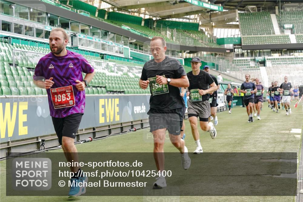 13.09.2026 - 21. swb-Marathon Bremen Michael Burmester http://msf.ph/oto/10425400 13.09.2026 13:01:43 Laufen im Stadion 150, 242, 282, 318, 440, 531, 687, 722, 930, 936, 946, 1006, 1067, 1163, 1250, 1436, 1448, 1582, 1650, 1896, 2033, 2047, 2062, 2292, 2322, 2345, 2370, 2378, 2409, 2427, 2485, 2490, 2491, 2560, 2561, 2627, 2638, 2658, 2666, 2668, 2700, 2708, 2781, 2906, 2967, 2987, 3013, 3044, 3145, 3163, 3164, 3168, 3173, 3187, 3248, 3294, 3334, 3372, 3374, 3375, 3385, 3392, 3524, 3526, 3527, 3603, 3642, 3667, 3721, 3774, 3806, 3852, 3856, 4000, 4506 meine-sportfotos.de