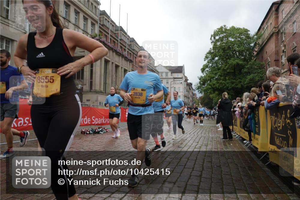 13.09.2026 - Kiel Lauf Yannick Fuchs http://msf.ph/oto/10425415 13.09.2026 11:02:18 Ziel 484, 649, 2322, 2778, 2895, 3102, 3443, 3942, 6998, 7005, 7244, 8218, 8517, 8793, 9732, 9738, 10020, 10531, 11135, 11256, 11261, 11301, 11466, 11546, 12085, 12578, 12640, 12697, 208, 540, 651, 709, 735, 841, 845, 1651, 1660, 2451, 2726, 2778, 2838, 2902, 2958, 2996, 3039, 3942, 3977, 4420, 4848, 5406, 5465, 5927, 6311, 6332, 6407, 6408, 6631, 6717, 7174, 7244, 7556, 8343, 8523, 8555, 8793, 8974, 9448, 9523, 9856, 10056, 10531, 10607, 11159, 11265, 11338, 11466, 11547, 935 meine-sportfotos.de