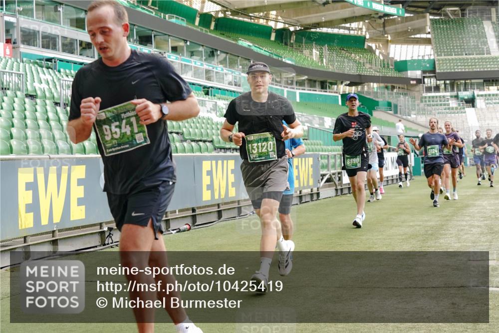 13.09.2026 - 21. swb-Marathon Bremen Michael Burmester http://msf.ph/oto/10425419 13.09.2026 13:01:44 Laufen im Stadion 150, 242, 282, 318, 440, 531, 687, 722, 930, 936, 946, 1006, 1067, 1163, 1250, 1436, 1448, 1582, 1650, 1896, 2033, 2047, 2062, 2292, 2322, 2345, 2370, 2378, 2409, 2427, 2485, 2490, 2491, 2560, 2561, 2627, 2638, 2658, 2666, 2668, 2700, 2708, 2781, 2906, 2967, 2987, 3013, 3044, 3145, 3163, 3164, 3168, 3173, 3187, 3248, 3294, 3334, 3372, 3374, 3375, 3385, 3392, 3524, 3526, 3527, 3603, 3642, 3667, 3721, 3774, 3806, 3852, 3856, 4000, 4506 meine-sportfotos.de