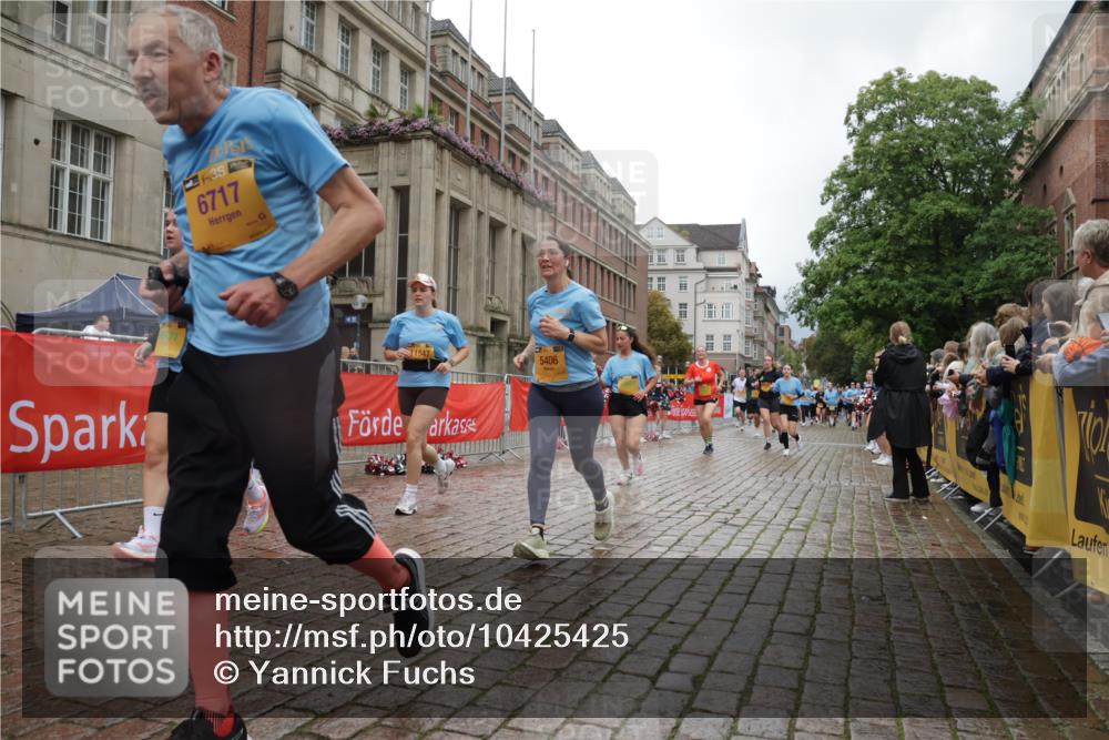 13.09.2026 - Kiel Lauf Yannick Fuchs http://msf.ph/oto/10425425 13.09.2026 11:02:20 Ziel 484, 649, 1693, 2322, 2895, 3102, 3443, 6998, 7005, 8218, 8517, 9732, 9738, 10020, 11135, 11256, 11261, 11301, 11546, 12085, 12578, 12640, 12697, 208, 540, 651, 709, 735, 841, 845, 1651, 1660, 2451, 2726, 2778, 2902, 2958, 2996, 3942, 3977, 4420, 4848, 5406, 5465, 5927, 6311, 6332, 6407, 6408, 6631, 6717, 7244, 7556, 8343, 8523, 8793, 8974, 9448, 9523, 9856, 10056, 10531, 10607, 11159, 11265, 11338, 11466, 11547, 935, 4648 meine-sportfotos.de