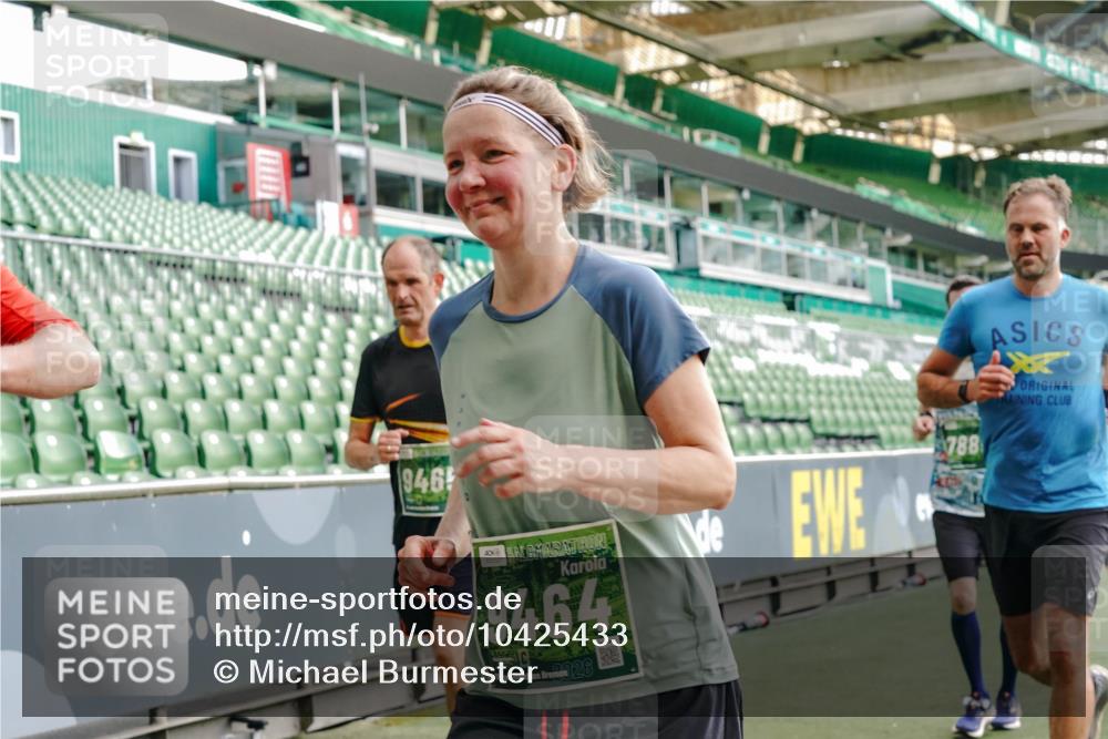 13.09.2026 - 21. swb-Marathon Bremen Michael Burmester http://msf.ph/oto/10425433 13.09.2026 13:24:35 Laufen im Stadion 137, 182, 213, 294, 324, 434, 505, 533, 548, 708, 721, 723, 739, 743, 752, 815, 818, 1273, 1463, 1471, 1491, 1504, 1515, 1561, 1597, 1598, 1830, 1944, 2059, 2095, 2211, 2252, 2267, 2271, 2286, 2312, 2323, 2354, 2445, 2465, 2483, 2495, 2497, 2503, 2506, 2554, 2571, 2591, 2644, 2752, 2768, 2776, 2833, 2878, 2896, 2936, 2968, 3005, 3142, 3211, 3259, 3282, 3288, 3289, 3292, 3298, 3306, 3312, 3329, 3364, 3381, 3390, 3395, 3423, 3447, 3727, 3770, 3819, 4466, 4467 meine-sportfotos.de