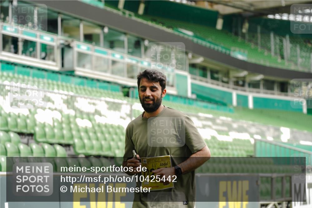13.09.2026 - 21. swb-Marathon Bremen Michael Burmester http://msf.ph/oto/10425442 13.09.2026 10:48:01 Laufen im Stadion 10161, 10264, 10292, 10349, 10407, 10440, 10732, 10789, 10895, 10925, 10933, 10970, 11104, 11262, 11423, 11443, 11541, 11573, 11579, 11639, 11663, 11698, 11980, 12083, 12157, 12340, 12444, 12471, 12472, 12542, 12561, 10005, 10137, 10176, 10191, 10192, 10194, 10271, 10295, 10325, 10335, 10344, 10430, 10459, 10513, 10524, 10568, 10600, 10629, 10679, 10713, 10756, 10779, 10882, 10979, 10997, 10999, 11081, 11200, 11233, 11307, 11355, 12089 meine-sportfotos.de