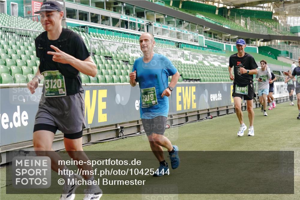 13.09.2026 - 21. swb-Marathon Bremen Michael Burmester http://msf.ph/oto/10425444 13.09.2026 13:01:45 Laufen im Stadion 150, 242, 282, 318, 440, 531, 687, 722, 930, 936, 946, 1006, 1067, 1163, 1250, 1436, 1448, 1582, 1650, 1896, 2033, 2047, 2062, 2292, 2322, 2345, 2370, 2378, 2409, 2427, 2485, 2490, 2491, 2560, 2561, 2627, 2638, 2658, 2666, 2668, 2700, 2708, 2781, 2906, 2967, 2987, 3013, 3044, 3145, 3163, 3164, 3168, 3173, 3187, 3248, 3294, 3334, 3372, 3374, 3375, 3385, 3392, 3524, 3526, 3527, 3603, 3642, 3667, 3721, 3774, 3806, 3852, 3856, 4000, 4506 meine-sportfotos.de