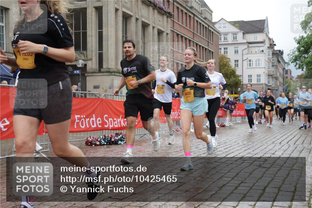 13.09.2026 - Kiel Lauf Yannick Fuchs http://msf.ph/oto/10425465 13.09.2026 11:02:25 Ziel 484, 649, 935, 1693, 2299, 2322, 3102, 3414, 6878, 7005, 8036, 8517, 9732, 11135, 11256, 11261, 11301, 11942, 12085, 12578, 12640, 12697, 208, 540, 651, 709, 735, 841, 845, 1651, 1660, 2451, 2726, 2778, 2895, 2902, 2958, 2996, 3443, 3942, 3977, 4420, 4848, 5465, 6311, 6332, 6407, 6408, 6998, 7005, 7244, 7556, 8218, 8343, 8523, 8793, 8974, 9448, 9523, 9732, 9738, 9856, 10020, 10056, 10531, 11159, 11265, 11338, 11466, 11546, 12578, 415, 1298, 3947, 4562, 4648, 4984 meine-sportfotos.de