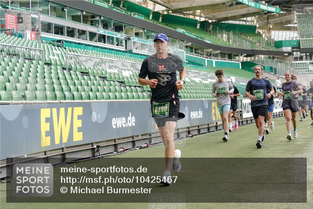 13.09.2026 - 21. swb-Marathon Bremen Michael Burmester http://msf.ph/oto/10425467 13.09.2026 13:01:46 Laufen im Stadion 150, 242, 282, 318, 440, 531, 687, 722, 930, 936, 946, 1006, 1067, 1163, 1250, 1436, 1448, 1582, 1650, 1896, 2033, 2047, 2062, 2292, 2345, 2370, 2378, 2409, 2427, 2485, 2490, 2491, 2560, 2561, 2627, 2638, 2658, 2666, 2668, 2700, 2708, 2781, 2906, 2967, 2987, 3013, 3044, 3145, 3163, 3164, 3168, 3173, 3187, 3248, 3294, 3334, 3372, 3374, 3375, 3385, 3392, 3524, 3526, 3527, 3603, 3642, 3667, 3721, 3774, 3806, 3852, 3856, 4000, 4506 meine-sportfotos.de