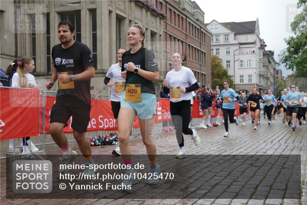 13.09.2026 - Kiel Lauf Yannick Fuchs http://msf.ph/oto/10425470 13.09.2026 11:02:26 Ziel 484, 649, 935, 1693, 2299, 2322, 3102, 3414, 6878, 7389, 8036, 8517, 11135, 11256, 11261, 11301, 11384, 11942, 12085, 12640, 12697, 208, 540, 651, 709, 841, 845, 1651, 1660, 2451, 2726, 2778, 2895, 2902, 2958, 2996, 3102, 3443, 3942, 3977, 4420, 4848, 5465, 6311, 6332, 6407, 6408, 6998, 7005, 7244, 7556, 8218, 8343, 8523, 8793, 8974, 9448, 9523, 9732, 9738, 9856, 10020, 10056, 10531, 11159, 11265, 11338, 11466, 11546, 12578, 415, 1298, 3947, 4562, 4648, 4984 meine-sportfotos.de