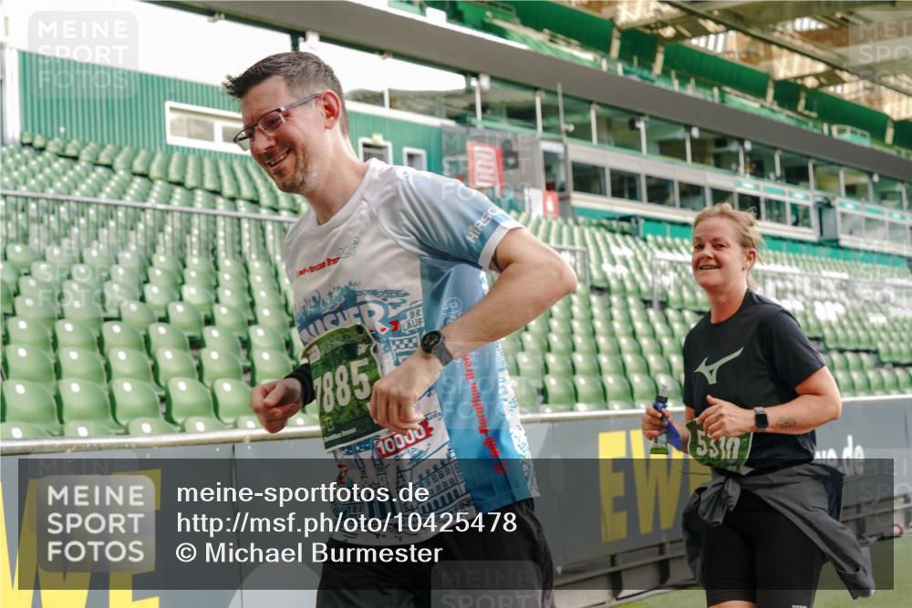 13.09.2026 - 21. swb-Marathon Bremen Michael Burmester http://msf.ph/oto/10425478 13.09.2026 13:24:37 Laufen im Stadion 137, 182, 213, 294, 324, 434, 505, 533, 548, 721, 723, 739, 743, 752, 815, 818, 1273, 1463, 1471, 1491, 1504, 1515, 1561, 1597, 1598, 1830, 1944, 2059, 2095, 2211, 2252, 2267, 2271, 2286, 2312, 2323, 2354, 2445, 2465, 2483, 2495, 2497, 2503, 2506, 2554, 2571, 2591, 2644, 2752, 2768, 2776, 2833, 2878, 2896, 2936, 2968, 3005, 3142, 3211, 3259, 3282, 3288, 3289, 3292, 3298, 3306, 3312, 3329, 3364, 3381, 3390, 3395, 3423, 3447, 3727, 3770, 3819, 4466 meine-sportfotos.de
