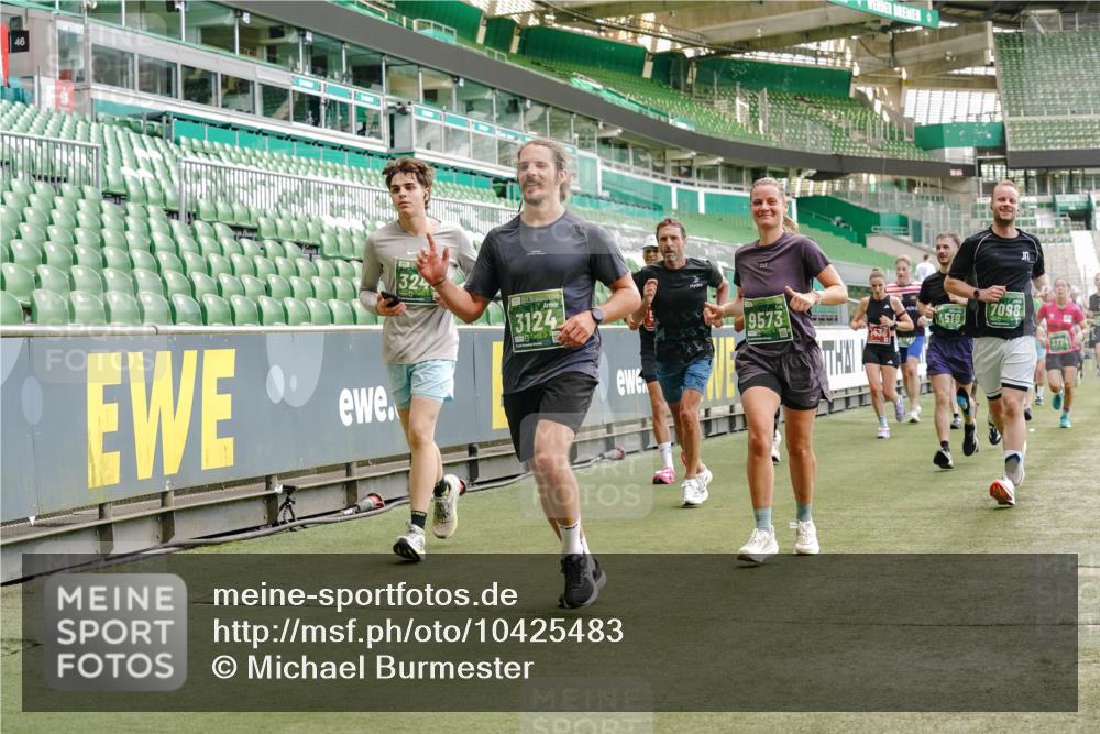 13.09.2026 - 21. swb-Marathon Bremen Michael Burmester http://msf.ph/oto/10425483 13.09.2026 13:01:48 Laufen im Stadion 150, 242, 282, 318, 440, 531, 687, 722, 930, 936, 946, 1006, 1067, 1163, 1250, 1436, 1448, 1582, 1896, 2033, 2047, 2062, 2292, 2345, 2370, 2378, 2409, 2427, 2485, 2490, 2491, 2560, 2561, 2627, 2638, 2658, 2666, 2668, 2700, 2708, 2781, 2906, 2967, 2987, 3013, 3044, 3163, 3164, 3168, 3173, 3187, 3248, 3294, 3334, 3372, 3374, 3375, 3385, 3392, 3524, 3526, 3527, 3603, 3642, 3667, 3721, 3774, 3806, 3852, 3856, 3893, 4000, 4506, 4558 meine-sportfotos.de