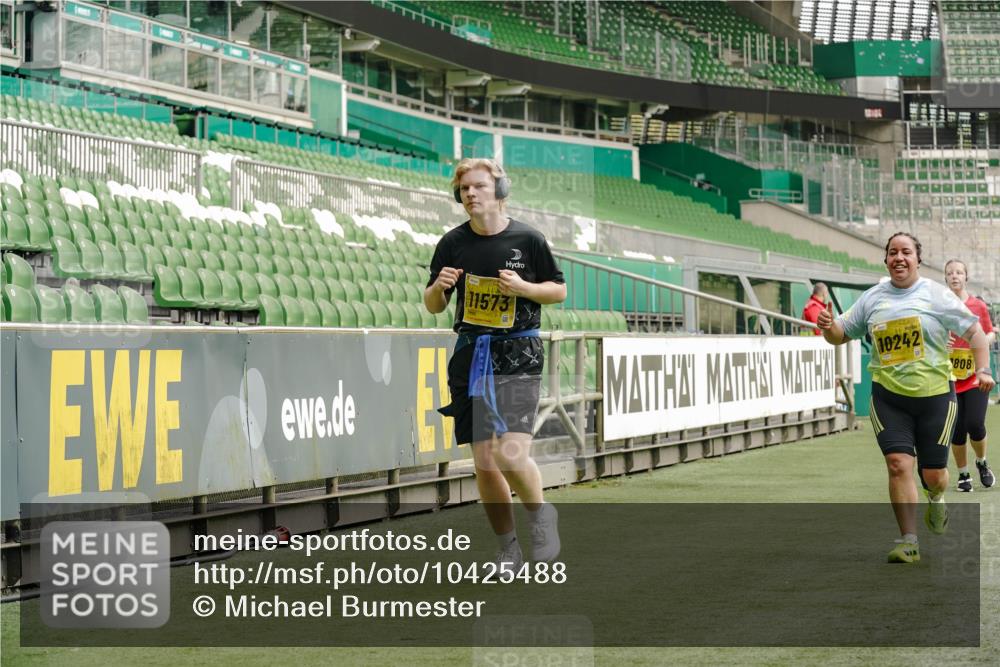 13.09.2026 - 21. swb-Marathon Bremen Michael Burmester http://msf.ph/oto/10425488 13.09.2026 10:48:06 Laufen im Stadion 10264, 10292, 10349, 10407, 10440, 10732, 10789, 10925, 10933, 11104, 11262, 11423, 11443, 11541, 11573, 11579, 11639, 11663, 11698, 11980, 12083, 12157, 12340, 12444, 12471, 12472, 12542, 12561, 10137, 10176, 10191, 10192, 10194, 10202, 10242, 10295, 10325, 10335, 10344, 10430, 10459, 10513, 10524, 10568, 10600, 10629, 10679, 10713, 10756, 10779, 10882, 10979, 10997, 10999, 11081, 11200, 11233, 11307, 11355, 12089, 12153 meine-sportfotos.de