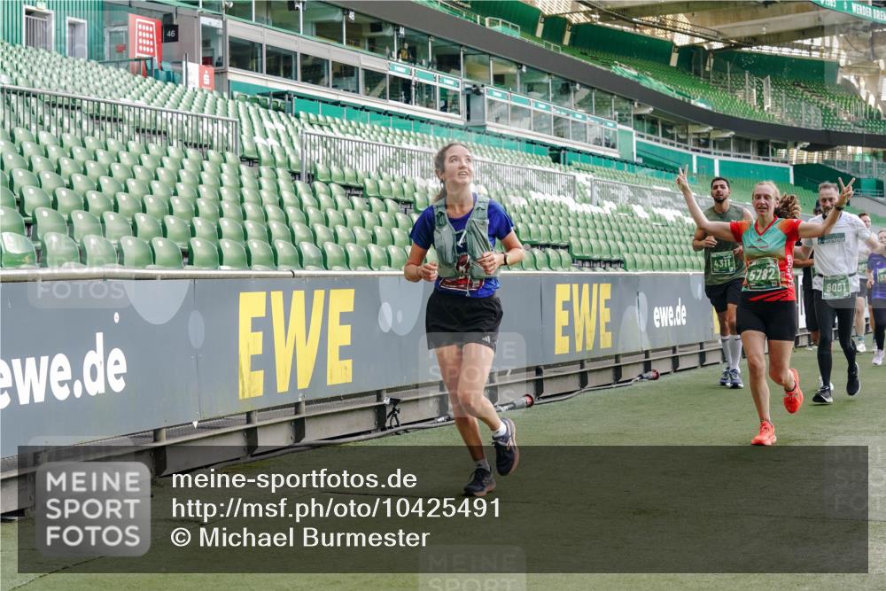 13.09.2026 - 21. swb-Marathon Bremen Michael Burmester http://msf.ph/oto/10425491 13.09.2026 13:24:40 Laufen im Stadion 137, 182, 213, 294, 324, 434, 505, 533, 548, 721, 723, 739, 743, 752, 815, 818, 1273, 1463, 1471, 1491, 1504, 1515, 1561, 1597, 1598, 1830, 1944, 2059, 2095, 2211, 2252, 2267, 2271, 2286, 2312, 2323, 2354, 2445, 2465, 2483, 2495, 2497, 2503, 2506, 2554, 2571, 2591, 2644, 2752, 2768, 2776, 2833, 2878, 2896, 2936, 2968, 2981, 3005, 3142, 3211, 3259, 3282, 3288, 3289, 3292, 3298, 3306, 3312, 3329, 3364, 3381, 3390, 3395, 3423, 3447, 3770, 3819, 4466 meine-sportfotos.de