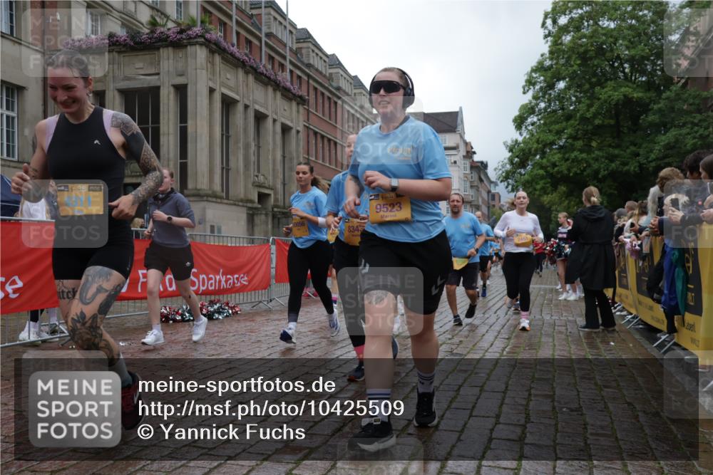 13.09.2026 - Kiel Lauf Yannick Fuchs http://msf.ph/oto/10425509 13.09.2026 11:02:31 Ziel 484, 649, 935, 1693, 2299, 3414, 3670, 3968, 6375, 6878, 7389, 8036, 9745, 11256, 11384, 11942, 12085, 12640, 12697, 208, 484, 540, 651, 709, 841, 845, 1651, 1660, 2322, 2451, 2726, 2778, 2895, 2902, 2958, 2996, 3102, 3443, 3942, 3977, 4848, 5465, 6311, 6332, 6407, 6408, 6998, 7005, 7244, 8218, 8343, 8517, 8793, 8974, 9448, 9523, 9732, 9738, 9856, 10020, 10056, 10531, 11135, 11256, 11261, 11301, 11466, 11546, 12578, 415, 1298, 2055, 3947, 4562, 4648, 4984, 5712, 6071, 6483 meine-sportfotos.de