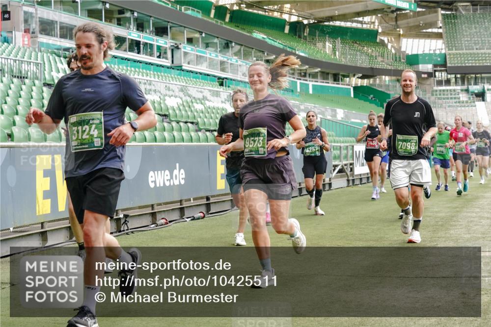 13.09.2026 - 21. swb-Marathon Bremen Michael Burmester http://msf.ph/oto/10425511 13.09.2026 13:01:49 Laufen im Stadion 150, 242, 282, 318, 440, 531, 687, 722, 930, 936, 946, 1006, 1067, 1163, 1250, 1436, 1448, 1582, 1896, 2033, 2047, 2062, 2292, 2345, 2370, 2378, 2409, 2427, 2485, 2490, 2491, 2560, 2561, 2627, 2638, 2658, 2666, 2668, 2700, 2708, 2781, 2906, 2967, 2987, 3013, 3044, 3163, 3164, 3168, 3173, 3187, 3248, 3294, 3334, 3372, 3374, 3375, 3385, 3392, 3524, 3526, 3527, 3603, 3642, 3667, 3721, 3774, 3806, 3852, 3856, 3893, 4000, 4506, 4558 meine-sportfotos.de