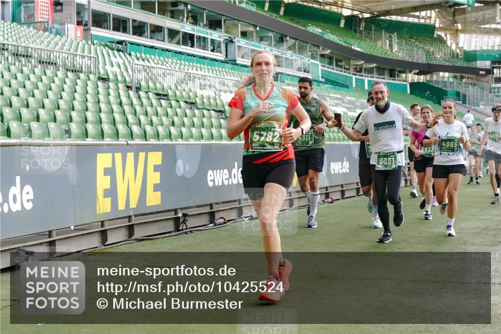 13.09.2026 - 21. swb-Marathon Bremen Michael Burmester http://msf.ph/oto/10425524 13.09.2026 13:24:41 Laufen im Stadion 137, 182, 213, 294, 324, 434, 505, 548, 721, 723, 739, 743, 752, 815, 818, 1273, 1410, 1463, 1471, 1491, 1504, 1515, 1561, 1597, 1598, 1830, 1944, 2059, 2095, 2211, 2252, 2267, 2271, 2286, 2312, 2323, 2354, 2445, 2465, 2483, 2495, 2497, 2503, 2506, 2554, 2571, 2591, 2644, 2752, 2768, 2776, 2833, 2878, 2896, 2936, 2968, 2981, 3005, 3142, 3211, 3259, 3282, 3288, 3289, 3292, 3298, 3306, 3312, 3329, 3364, 3381, 3390, 3395, 3423, 3447, 3770, 3819, 4466 meine-sportfotos.de
