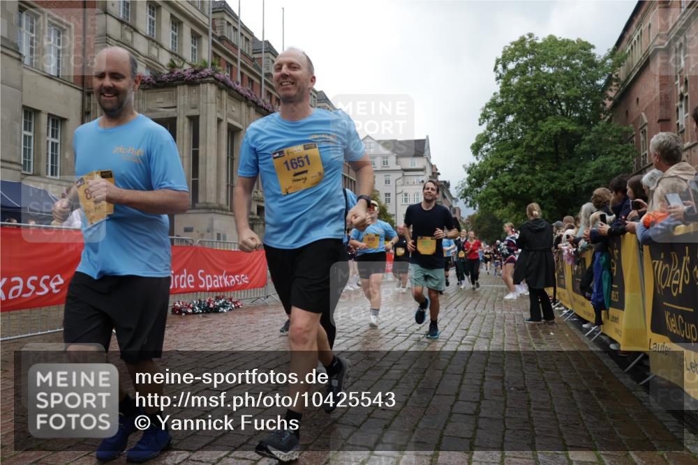 13.09.2026 - Kiel Lauf Yannick Fuchs http://msf.ph/oto/10425543 13.09.2026 11:02:36 Ziel 935, 2299, 3207, 3414, 3670, 3968, 4648, 4984, 4986, 5479, 6375, 6878, 7389, 8036, 8914, 9745, 11384, 11942, 208, 484, 540, 649, 651, 709, 841, 845, 1651, 1693, 2322, 2778, 2895, 2958, 3102, 3414, 3443, 3942, 3977, 4848, 5465, 6332, 6998, 7005, 7244, 8218, 8517, 8793, 8974, 9448, 9732, 9738, 9856, 10020, 10531, 11135, 11256, 11261, 11301, 11466, 11546, 12085, 12578, 12640, 12697, 415, 1095, 1298, 2055, 3947, 4562, 5712, 6071, 6483, 6934, 9108, 10165 meine-sportfotos.de